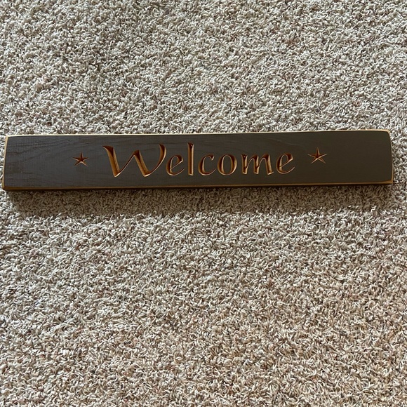 Welcome Sign Rustic Carved Inward - Picture 2 of 6